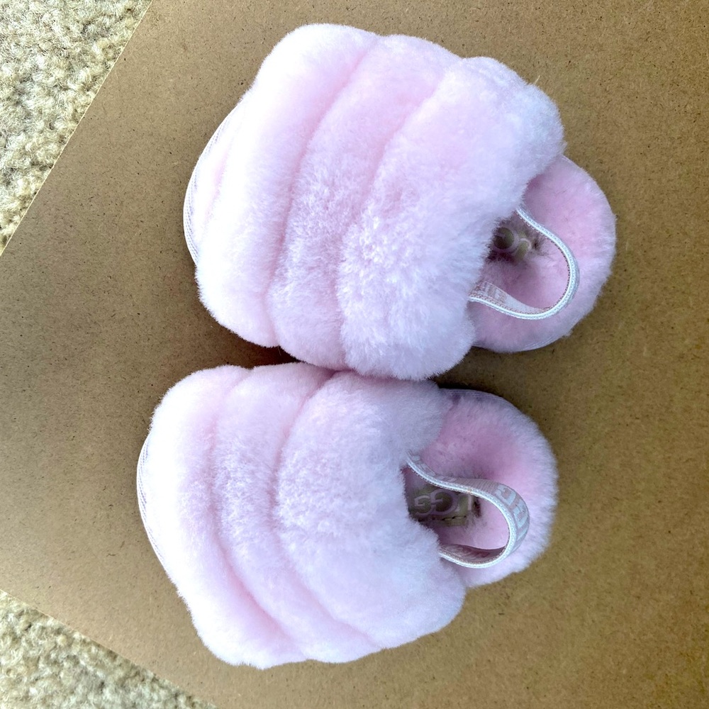 Baby pink infant fluff yeah ugg slides